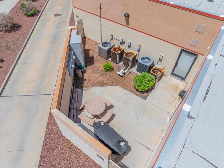 More Photos Of 3651 Highway 95, Bullhead City Bank For Lease