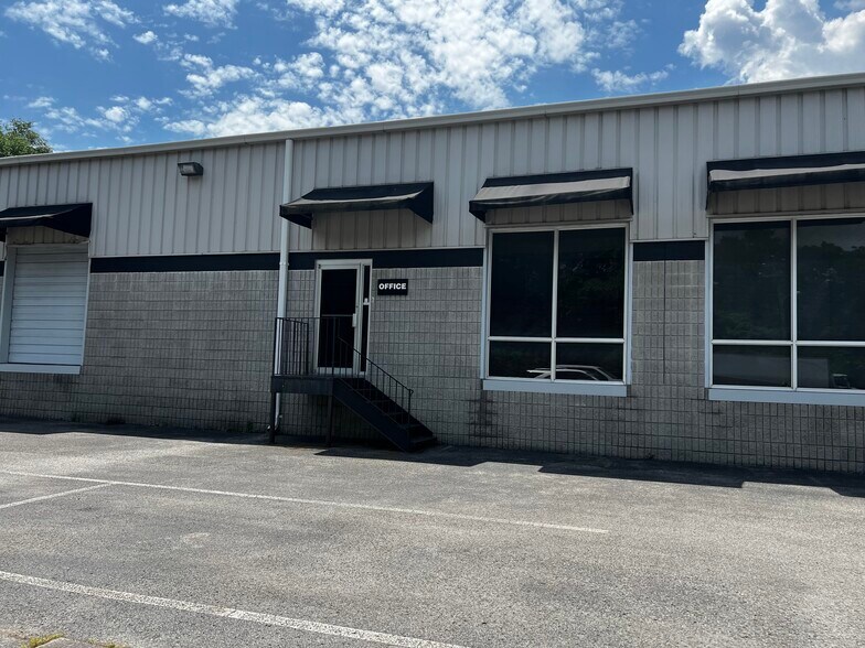 More Photos Of 201 Whitsett Rd, Nashville Warehouse For Lease