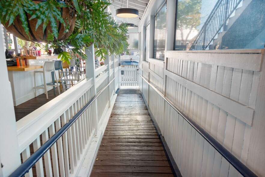 More Photos Of 816 Duval St, Key West Restaurant For Sale