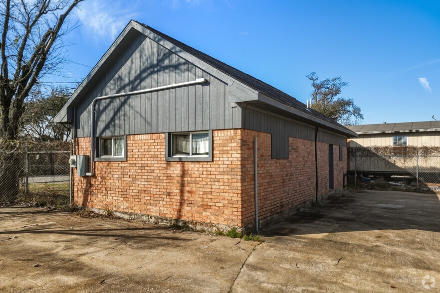 More Photos Of 1222 Frankie St, Houston Warehouse For Sale