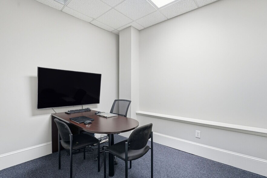 More Photos Of 1600 River Park Blvd, Woodstock Medical For Sale