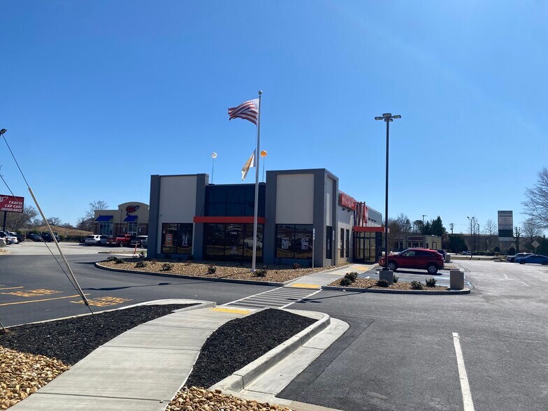 More Photos Of 1466 Woodruff Rd, Greenville Fast Food For Sale