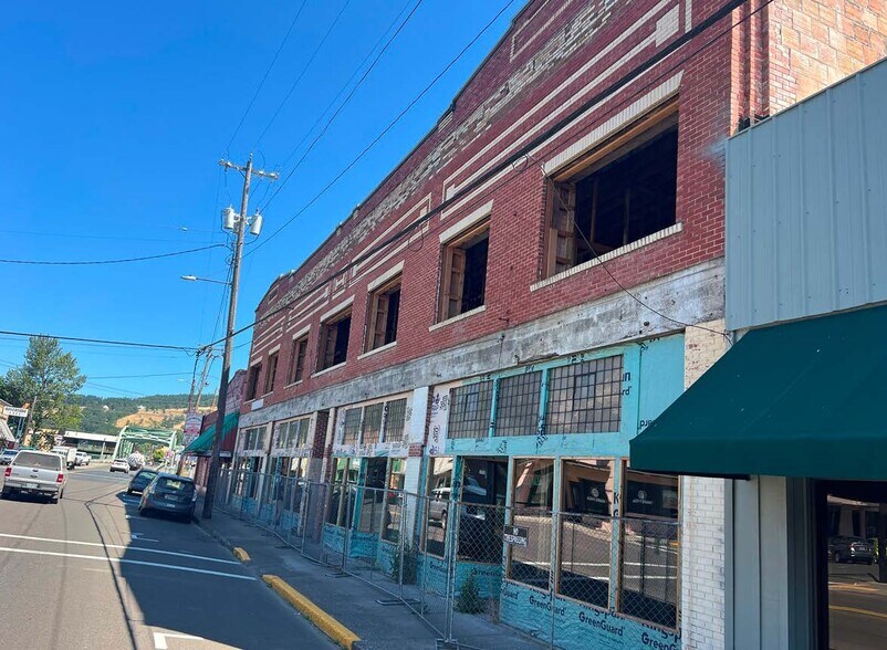 More Photos Of 219 S Bridge St, Sheridan Apartments For Sale