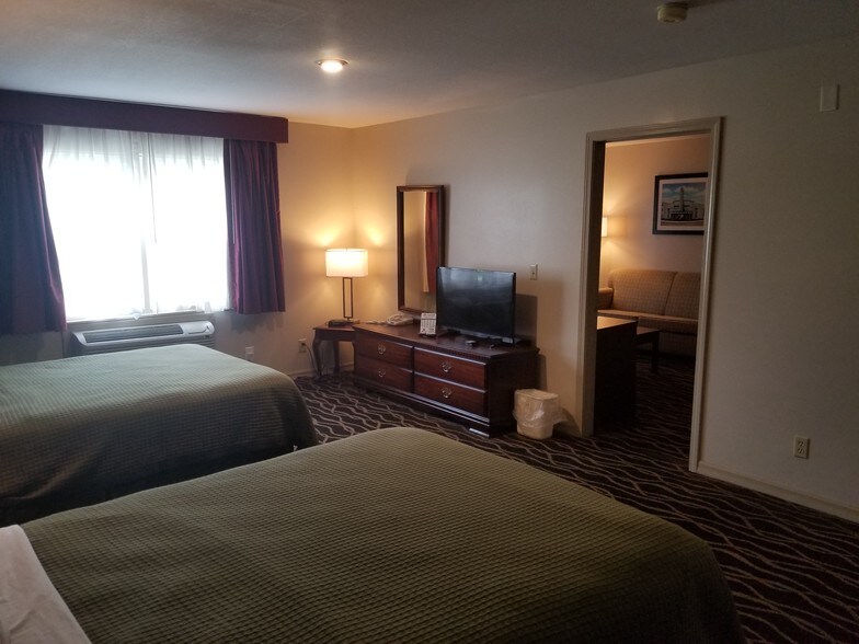 More Photos Of 220 S Interstate Dr, Sikeston Hotel For Sale