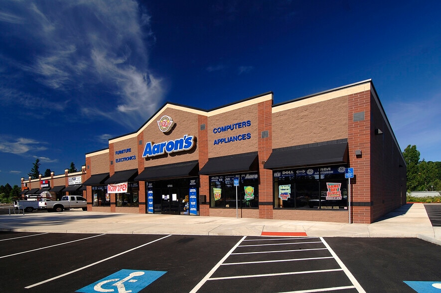 More Photos Of 5765 Commercial St SE, Salem Unknown For Lease