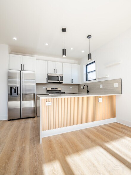 More Photos Of 2941 W Wilcox St, Chicago Apartments For Sale