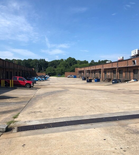 More Photos Of 849 Pickens Industrial Dr, Marietta Distribution For Lease