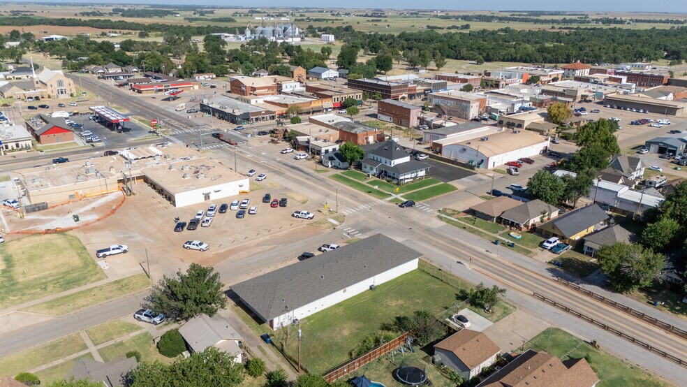 More Photos Of 101 S 6th St, Kingfisher General Retail For Sale