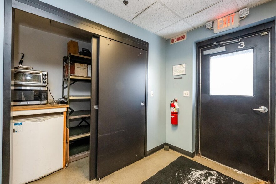 More Photos Of 521 Langley Ave, Saint Joseph Industrial For Sale