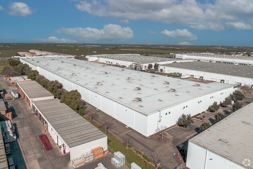 More Photos Of 11980 S Harlan Rd, Lathrop Distribution For Lease