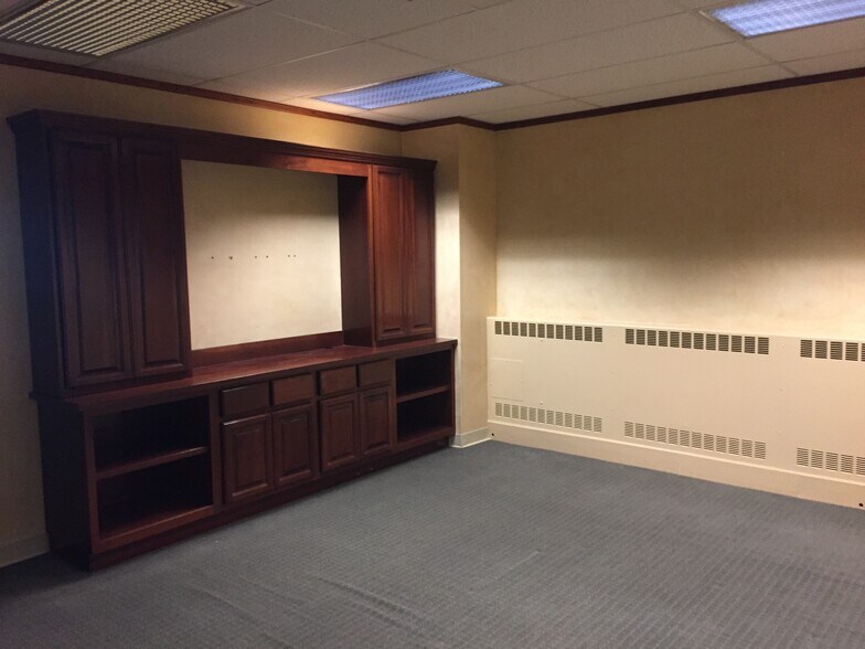 More Photos Of 104 S Wolcott St, Casper Office For Lease