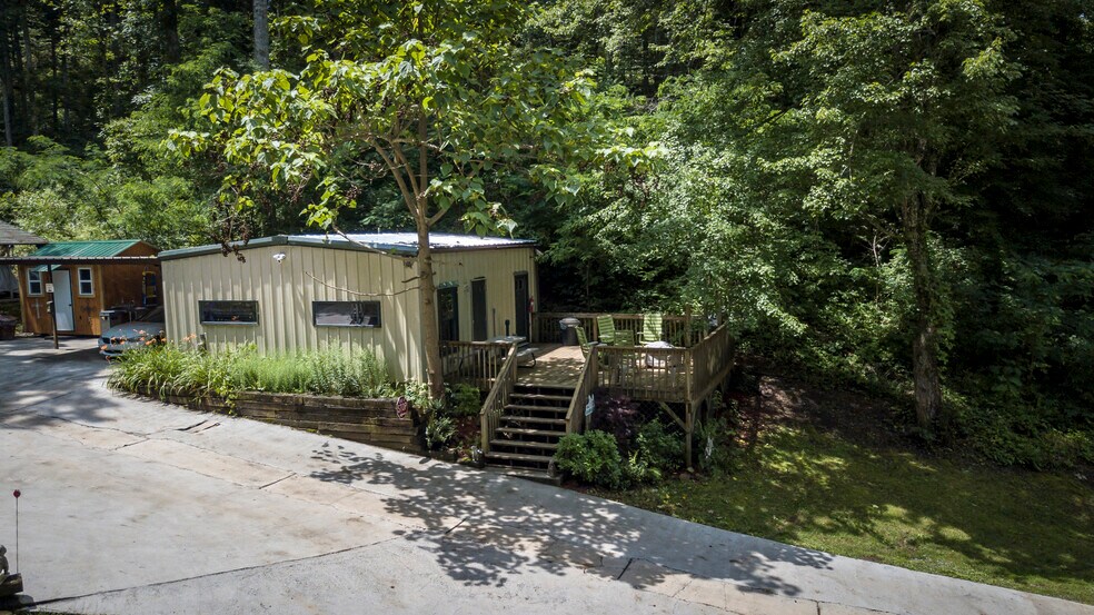 More Photos Of 88 Lower Mountain Creek Rd, Robbinsville Trailer Camper Park For Sale