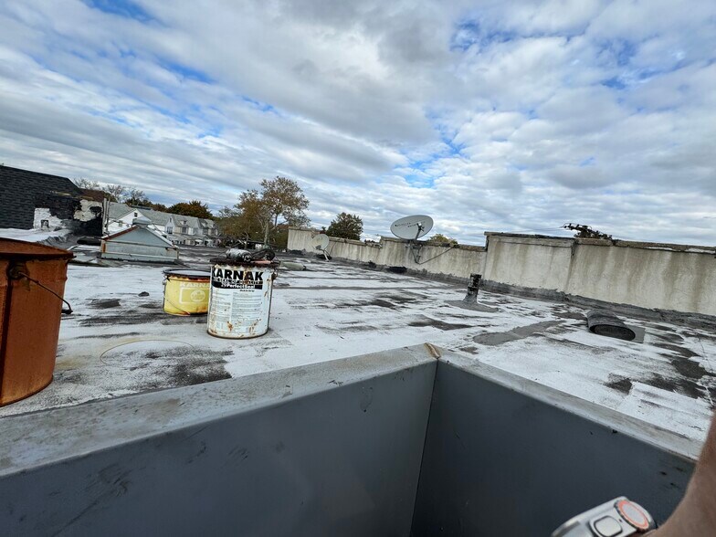 More Photos Of 24619 Jericho Tpke, Bellerose Convenience Store For Sale