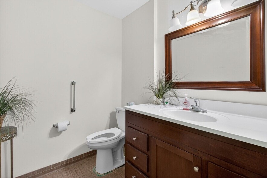 More Photos Of 2039 Indian Rocks Rd, Largo Medical For Sale