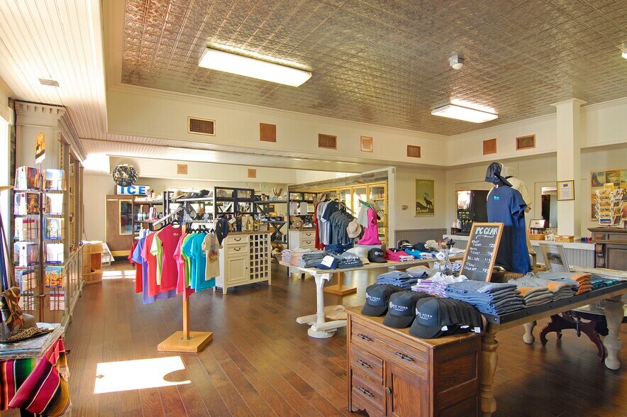 More Photos Of 221 Palm Canyon Dr, Borrego Springs Hotel For Sale