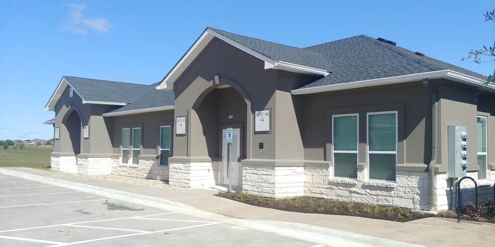 More Photos Of 660 S Bagdad Rd, Leander Office For Sale