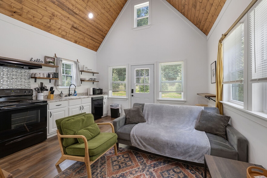More Photos Of 10360 AL-227, Albertville Specialty For Sale