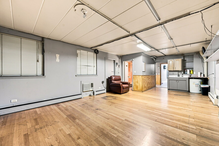 More Photos Of 7548 W Belmont Ave, Chicago Flex For Sale