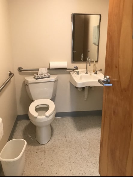 More Photos Of 434 Dunmore St, Throop Medical For Sale