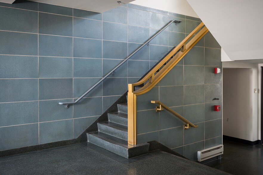 More Photos Of 125 Rampart Way, Denver Unknown For Lease