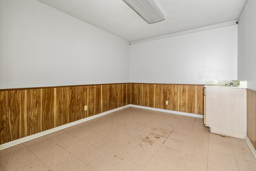 More Photos Of 2900 Trimmier Rd, Killeen Medical For Sale