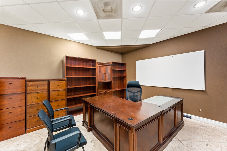 More Photos Of 2701-2715 Saturn St, Brea Light Distribution For Sale