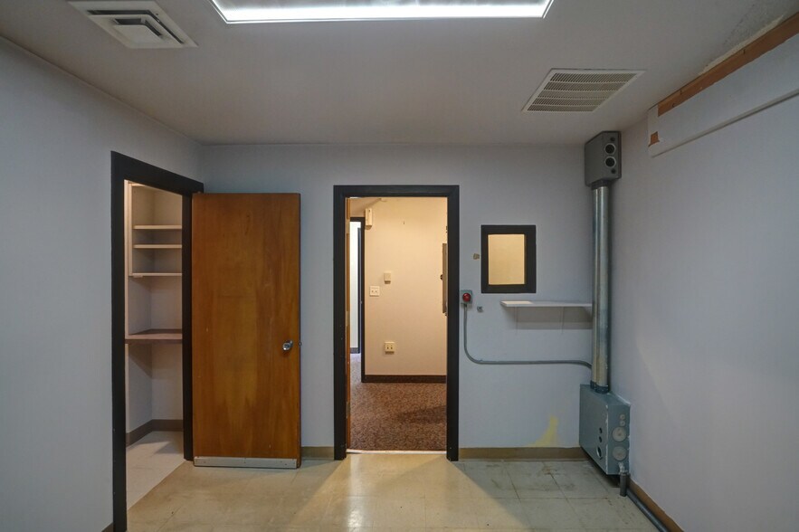 More Photos Of 2815 Willetta St SW, Albany Office For Lease