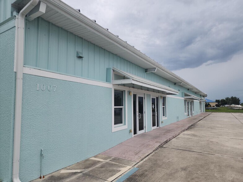 More Photos Of 1007 NE 7th Ter, Cape Coral Warehouse For Sale