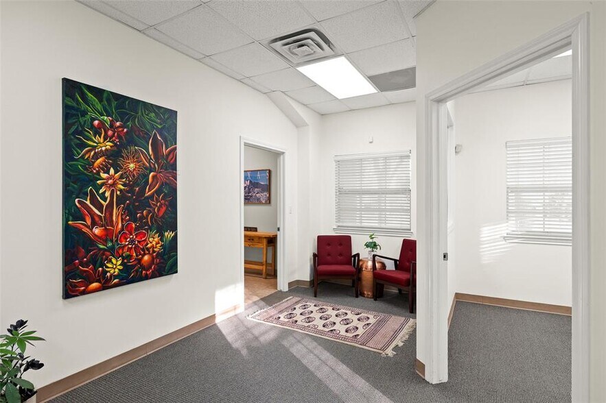 More Photos Of 800 W Highway 290, Dripping Springs Medical For Sale