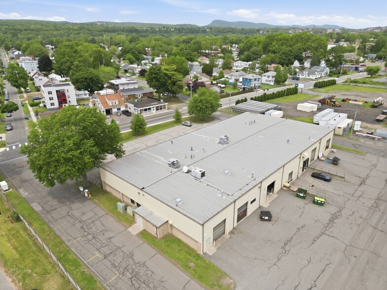 More Photos Of 317 Meadow St, Chicopee Warehouse For Lease
