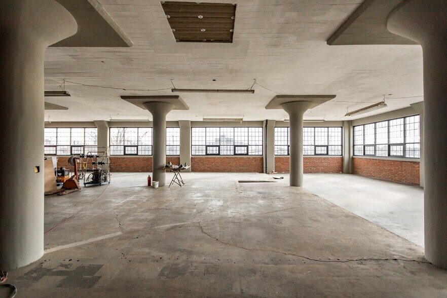 More Photos Of 2600 Cochrane St, Detroit Warehouse For Sale