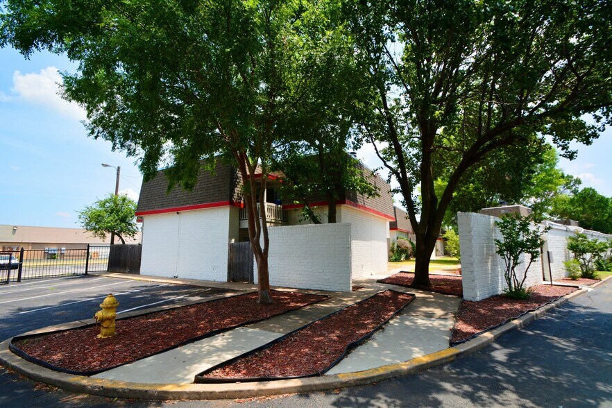More Photos Of 3218 S 93rd East Ave, Tulsa Apartments For Sale
