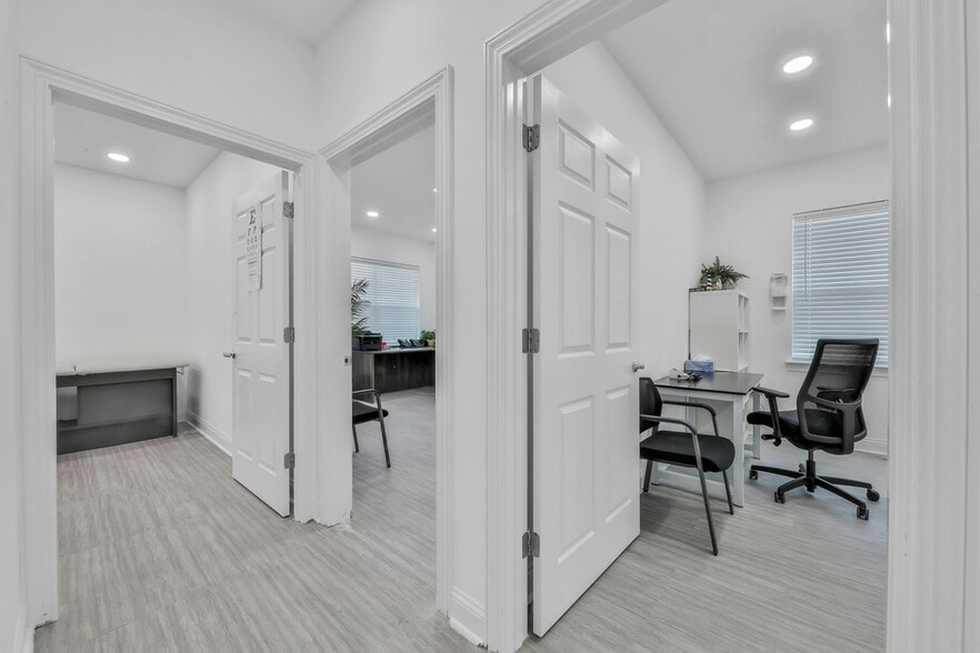 More Photos Of 6100 Greenland Rd, Jacksonville Medical For Sale