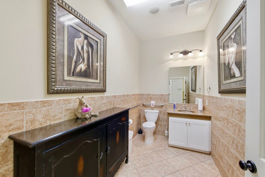 More Photos Of 6475 N Croatan Hwy, Kitty Hawk Office Residential For Sale