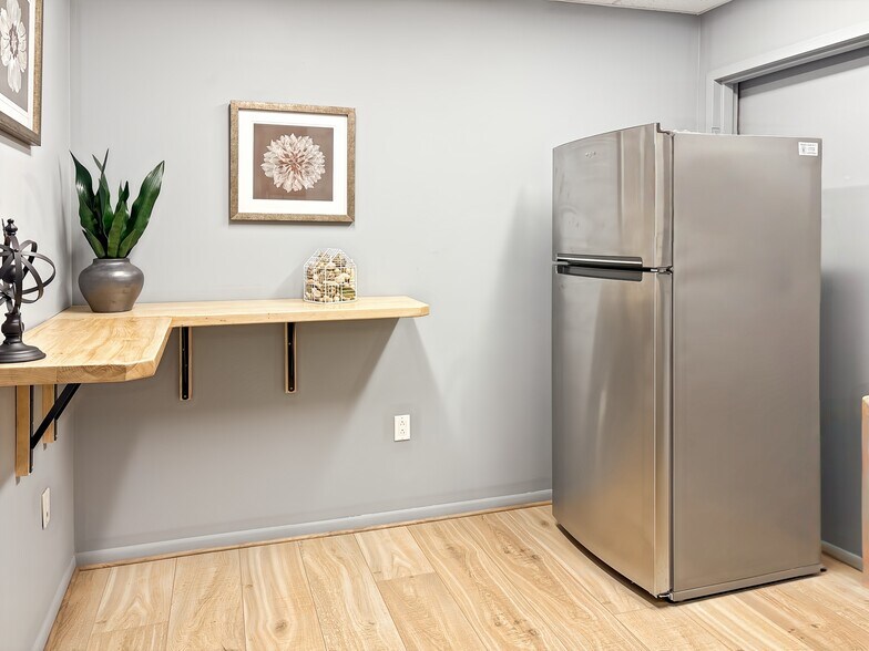 More Photos Of 10431 Perry Hwy, Wexford Coworking Space