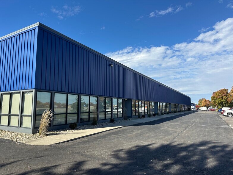Primary Photo Of 3670 Parkway Ln, Hilliard Flex For Lease