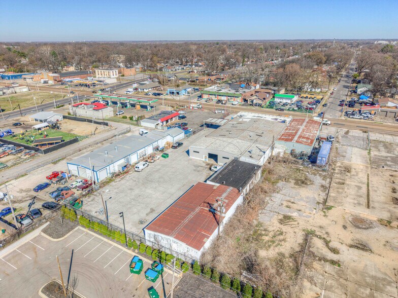 More Photos Of 2509 Summer Ave, Memphis Flex For Sale