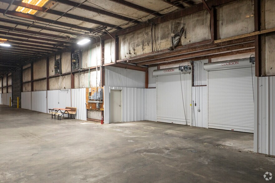 More Photos Of 847 W Main St, Lake City Warehouse For Lease