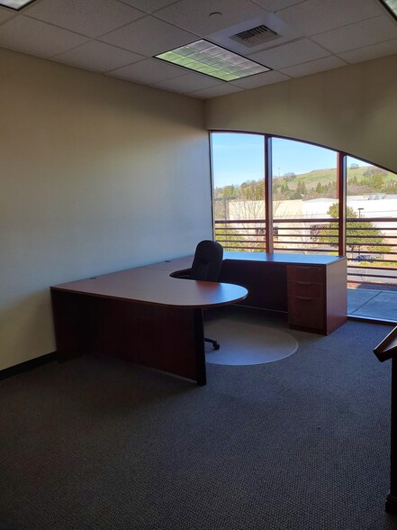 More Photos Of 4470 Yankee Hill Rd, Rocklin Flex For Lease