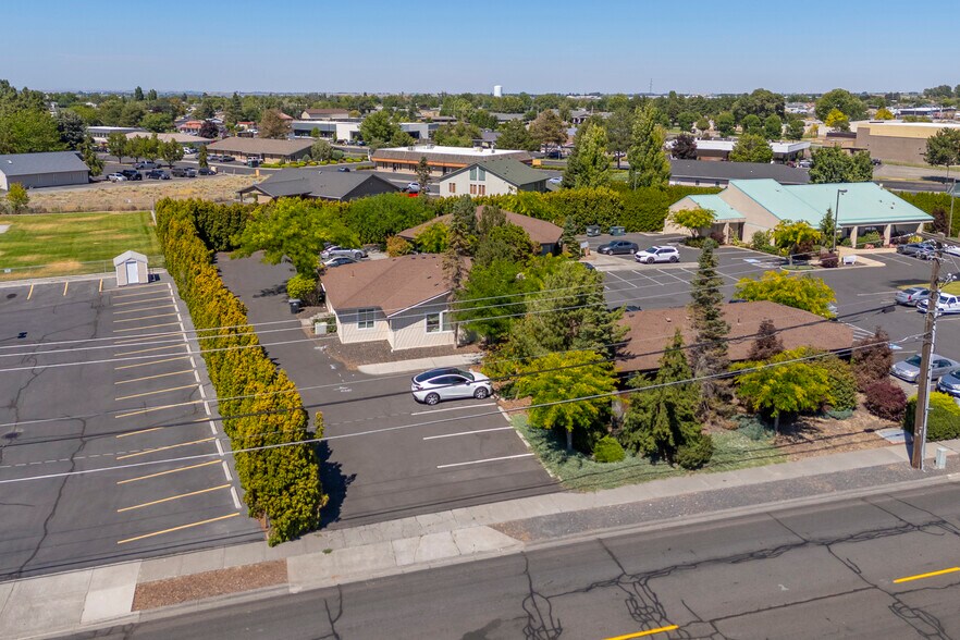 More Photos Of 830 Sharon Ave E, Moses Lake Office For Sale
