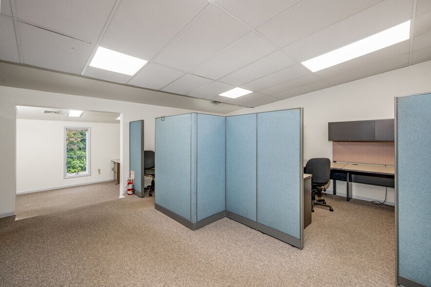 More Photos Of 3519 E Main St, Morgantown Office Residential For Lease