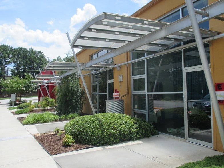 More Photos Of 2752 E Ponce de Leon Ave, Decatur Freestanding For Lease