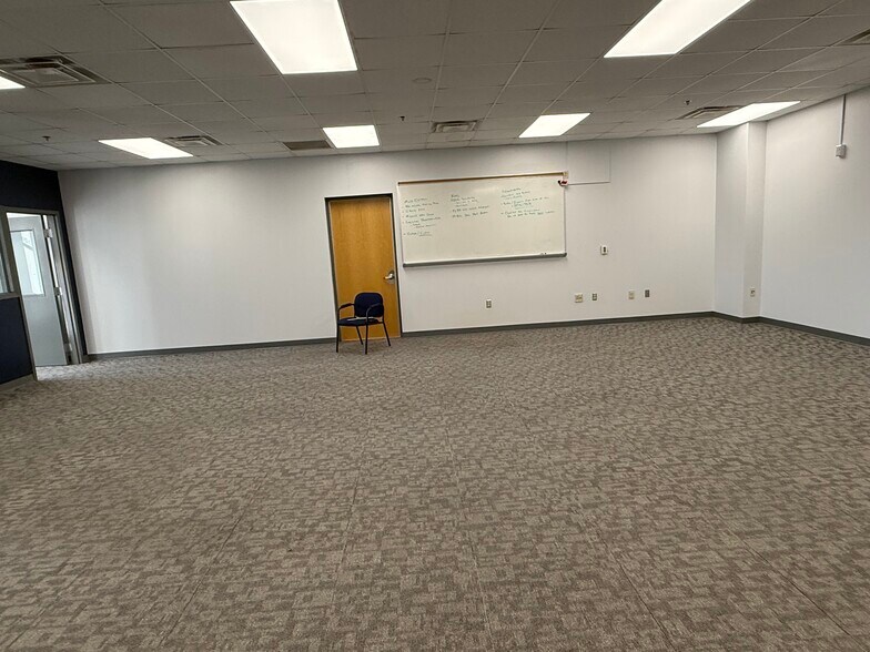 More Photos Of 2960 W Enon Rd, Xenia Flex For Lease