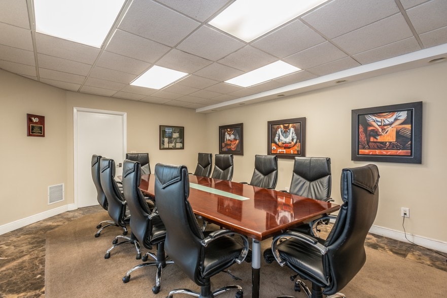 More Photos Of 255 University Dr, Coral Gables Medical For Lease