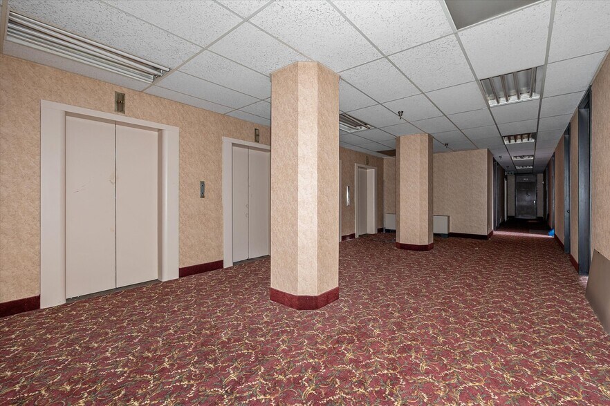 More Photos Of 509 Marshall St, Shreveport Office For Sale