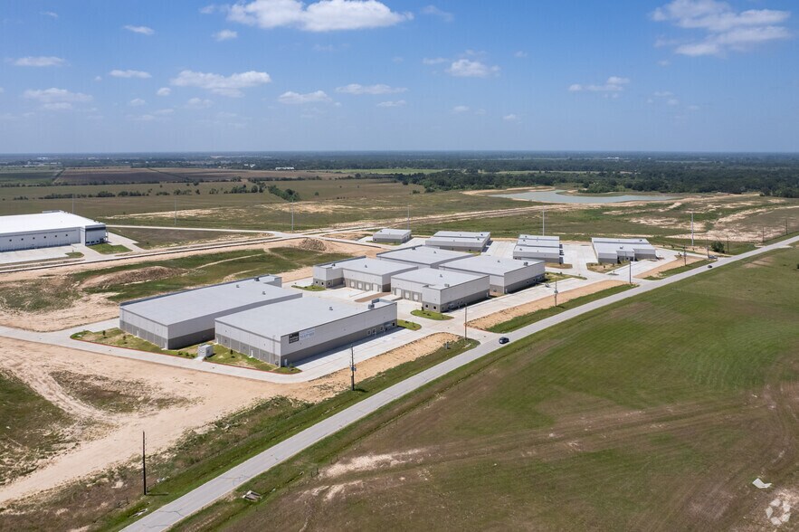 More Photos Of 2701 Twinwood Pky, Brookshire Distribution For Sale