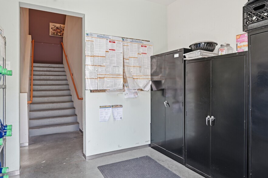More Photos Of 8495 Redwood Creek Ln, San Diego Manufacturing For Sale