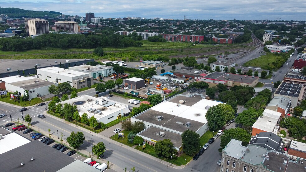 More Photos Of 3075 Rue Sainte-Catherine E, Montréal Warehouse For Lease