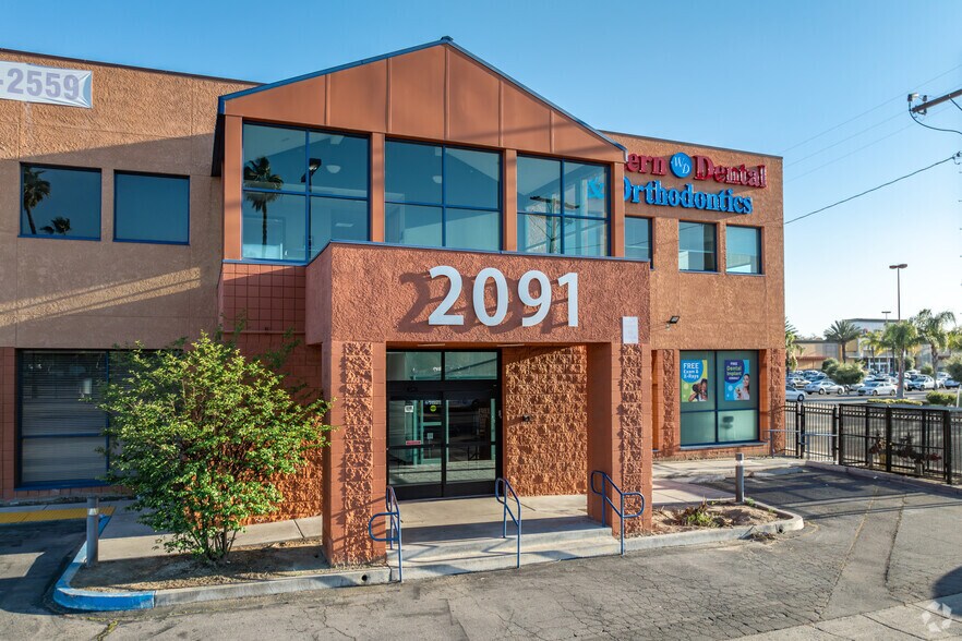 More Photos Of 2091 W Florida Ave, Hemet Office For Lease