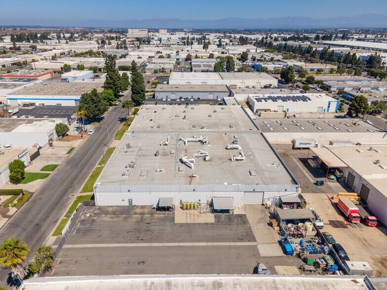 More Photos Of 15632 Container Ln, Huntington Beach Manufacturing For Sale